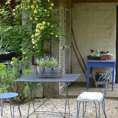 Les Nuits Papillons Bed & Breakfast
